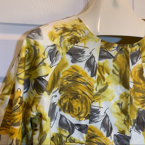 Appraisal White w/ Gold Roses Swing Jacket Size L - Picture 2 of 7